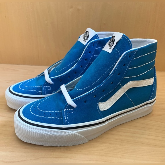 Vans - Picture 2 of 15